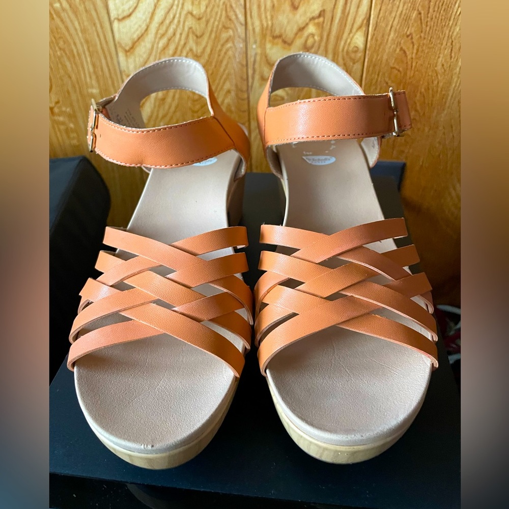 Dr. Scholl’s First of All sandals size 8.5 women’s. Coral and wood strappy